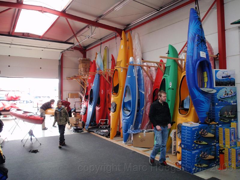 Kayaks for sale. Des kayaks a vendre..jpg